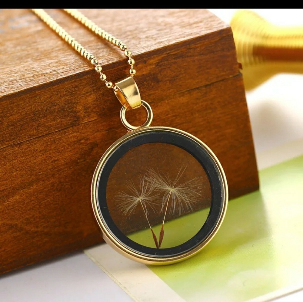 Dandelion Seed Gold Pendant Necklace - NWOT